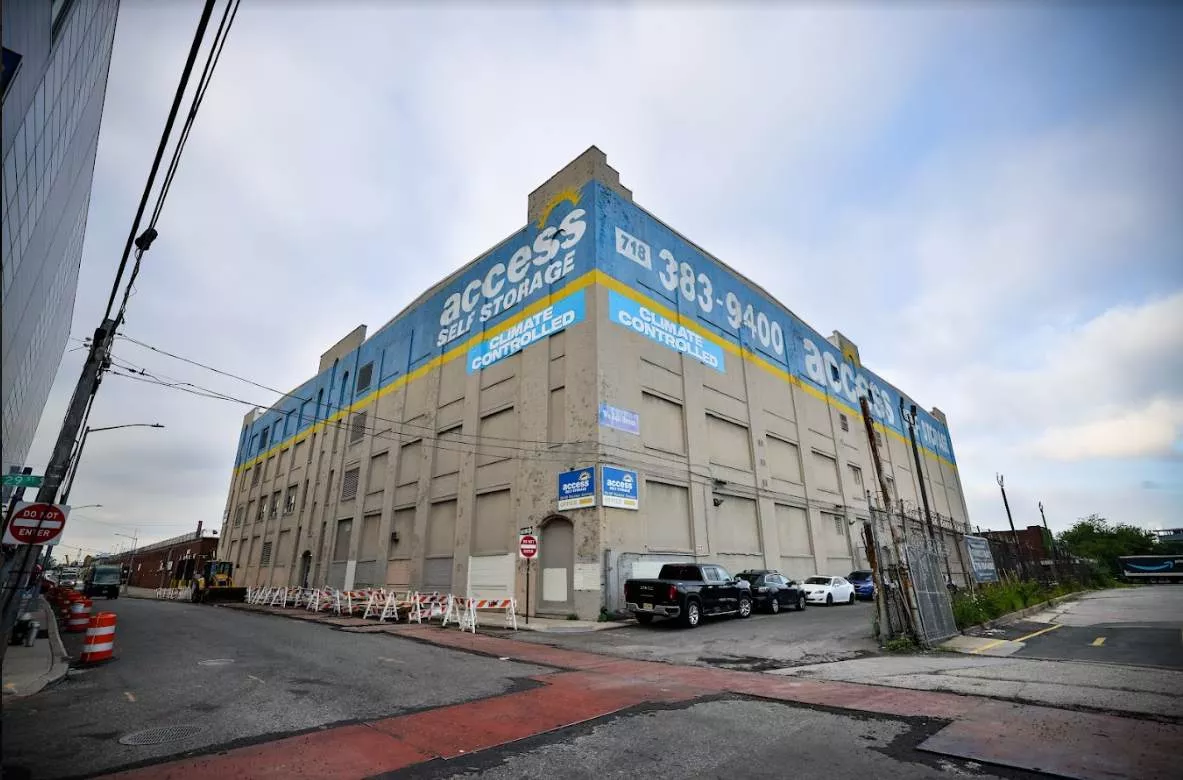 Self Storage Units in Long Island City, NY, at 29-00 Review Avenue